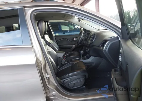 2019 Jeep Cherokee Latitude Plus 4X4 from USA, damaged, VIN 1C4PJMLXXKD394260